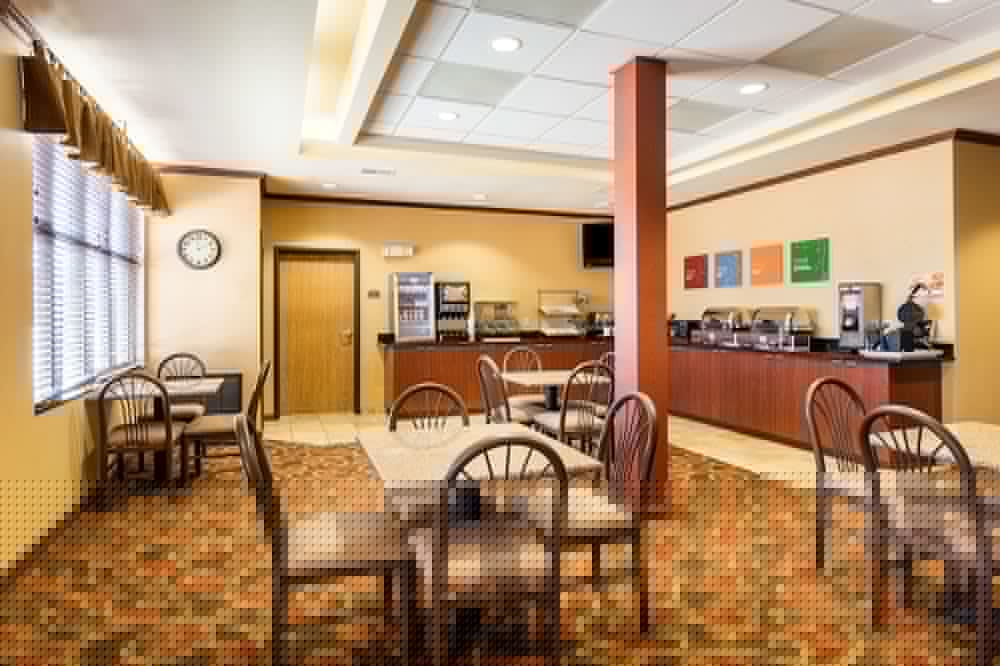 Comfort Inn & Suites Blytheville, AR 34/39