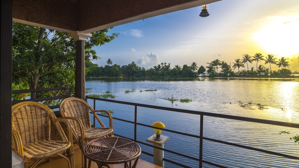 Lake Haven Island Resorts 26/34
