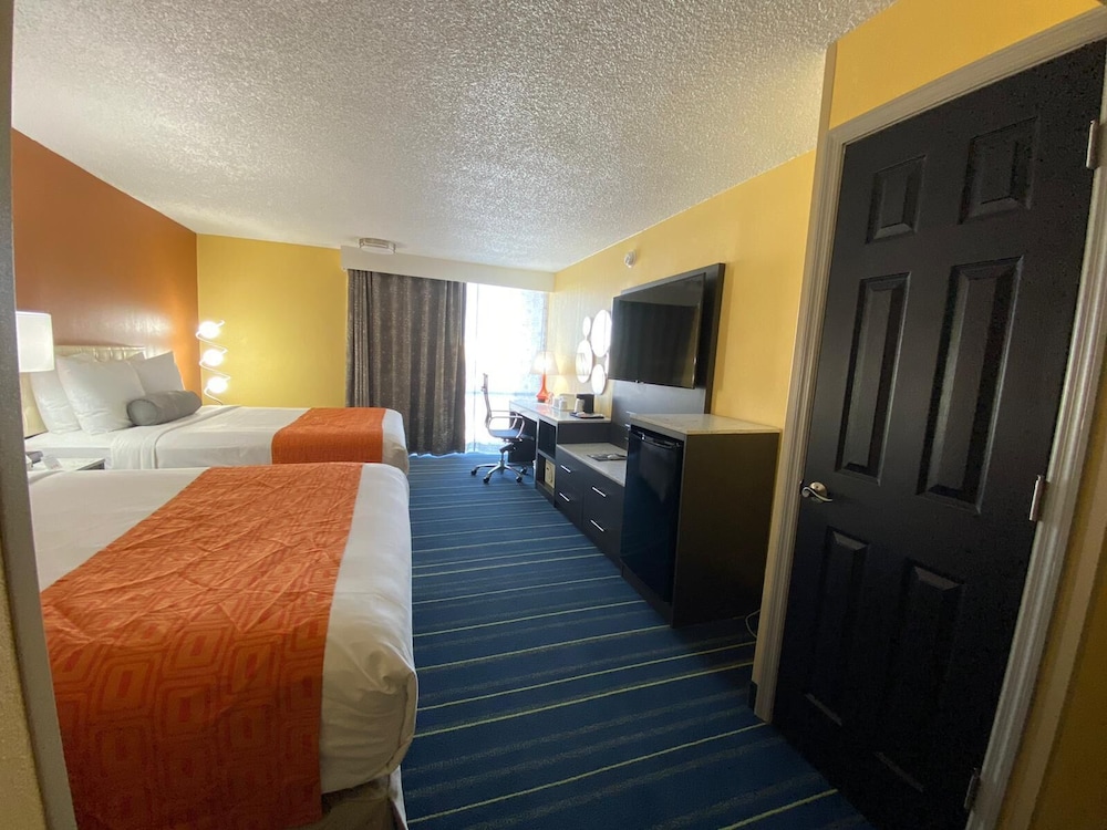 Room at Spark by Hilton Clifton, CLIFTON - NJ