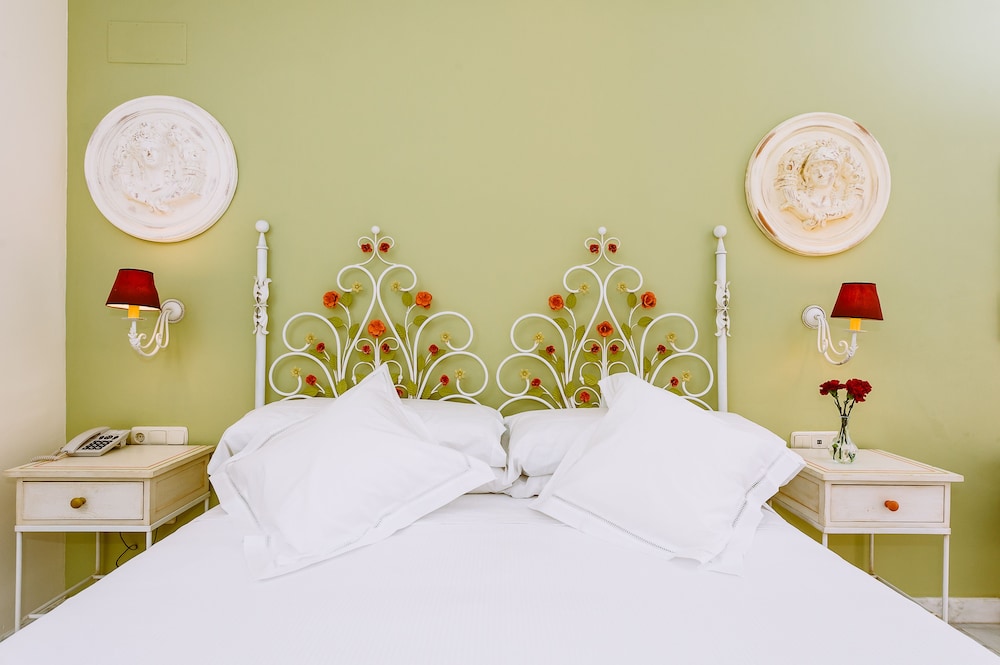 Basic Hotel Dona Manuela 12/40