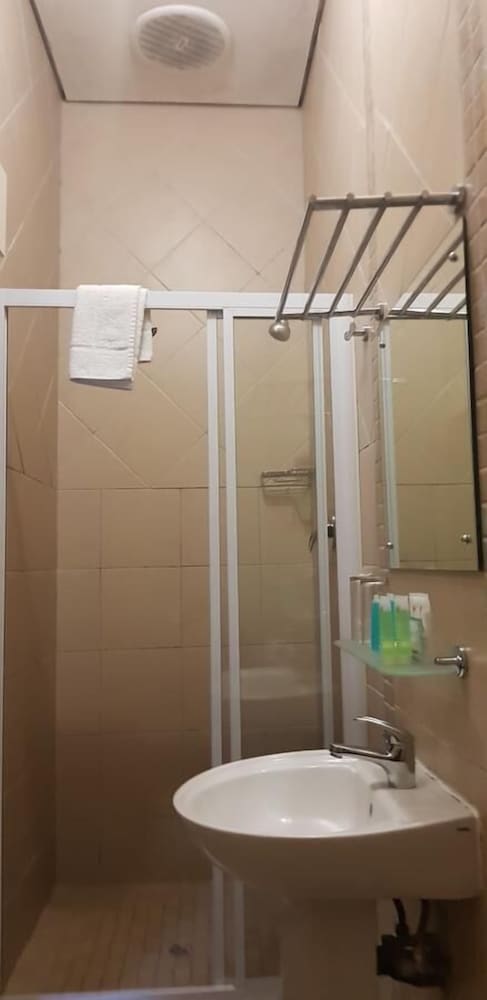 Durban Manor Hotel and Conference Centre 28/28