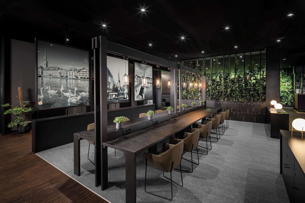 Radisson Hotel & Suites Zurich 34/50