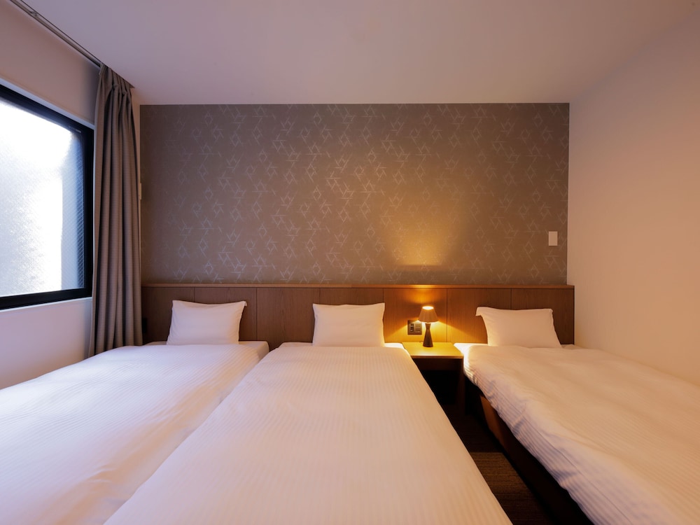 ROOM, TRIPLE