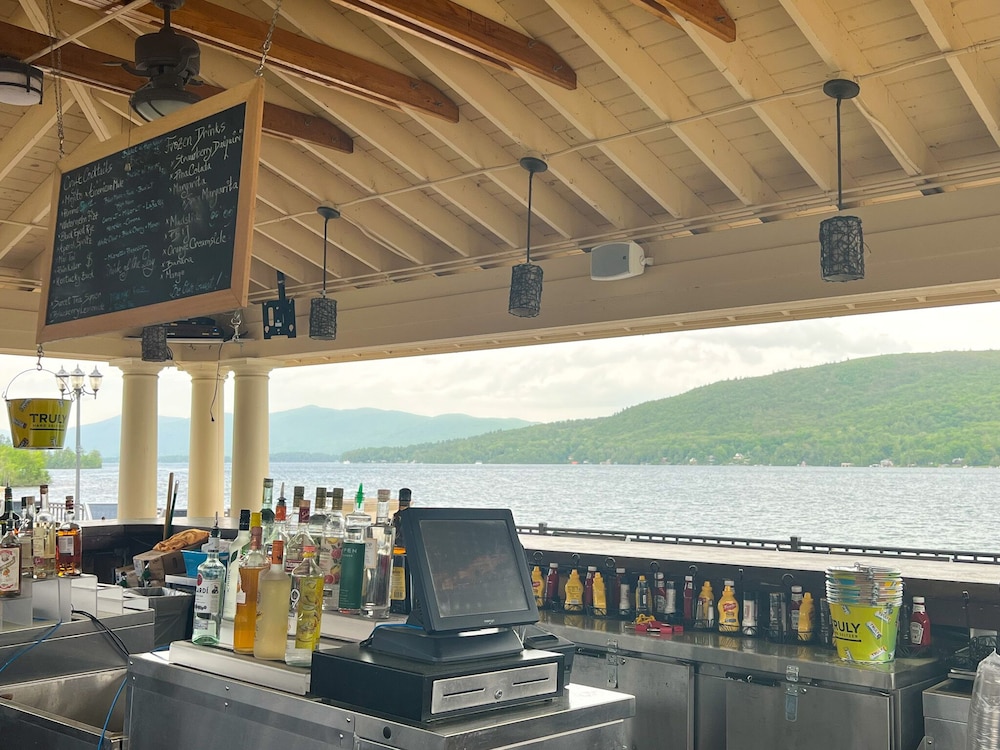 The Georgian Lakeside Resort 6/67