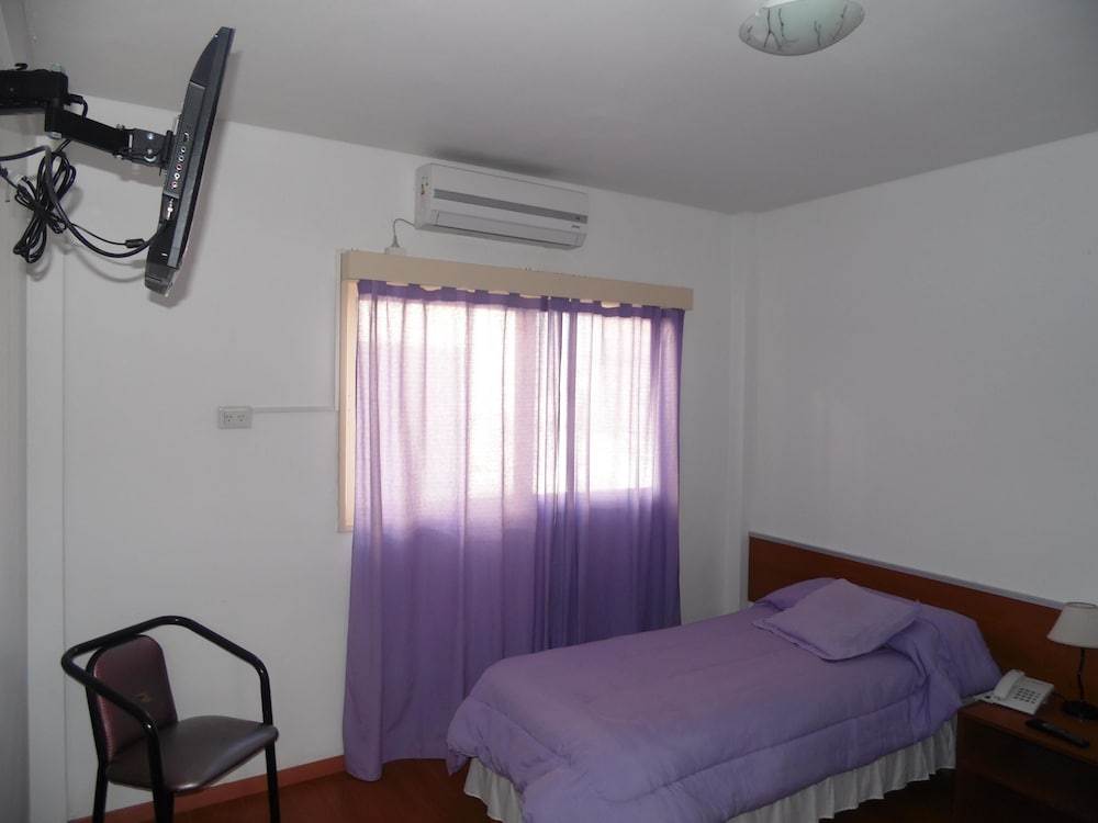 Hotel Adrazi 13/40