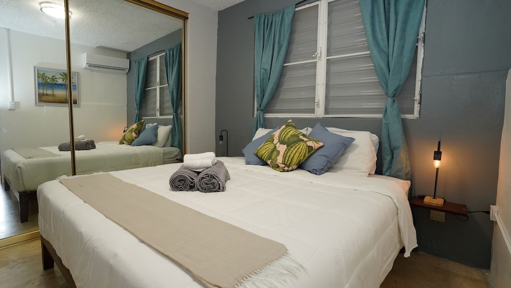 The Pelican Poshtel 14/50