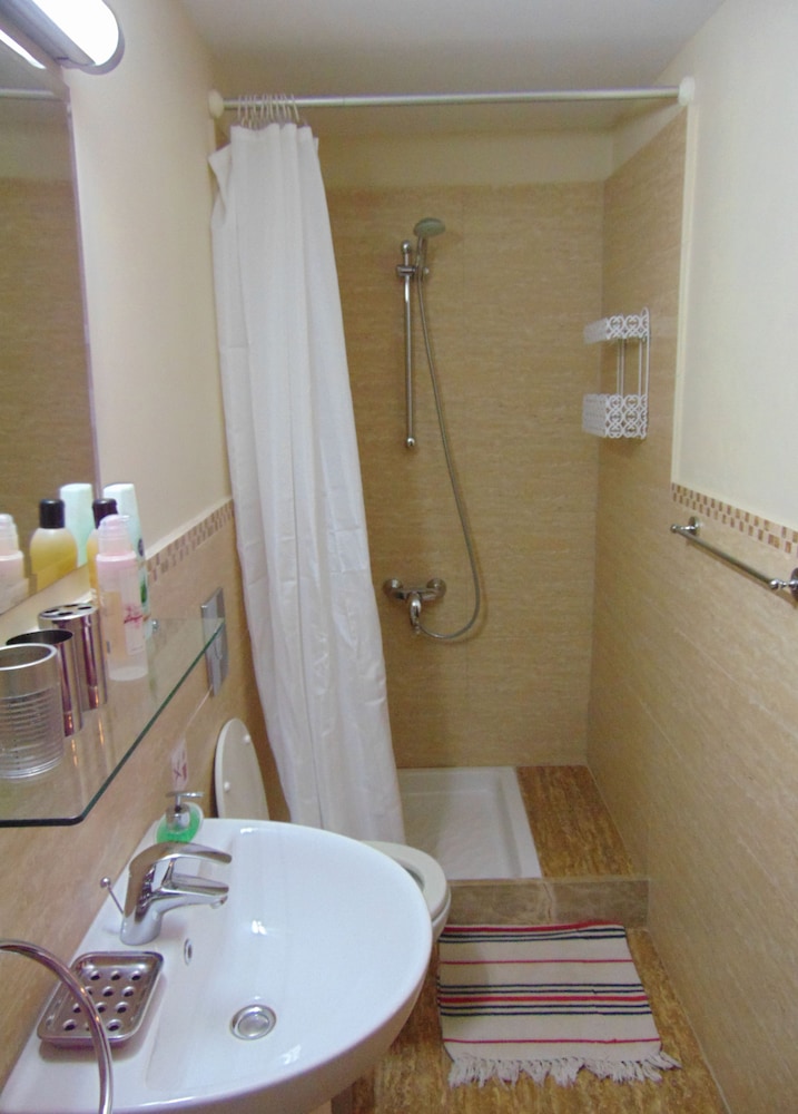 Charalambos Holiday Cottage 46/50