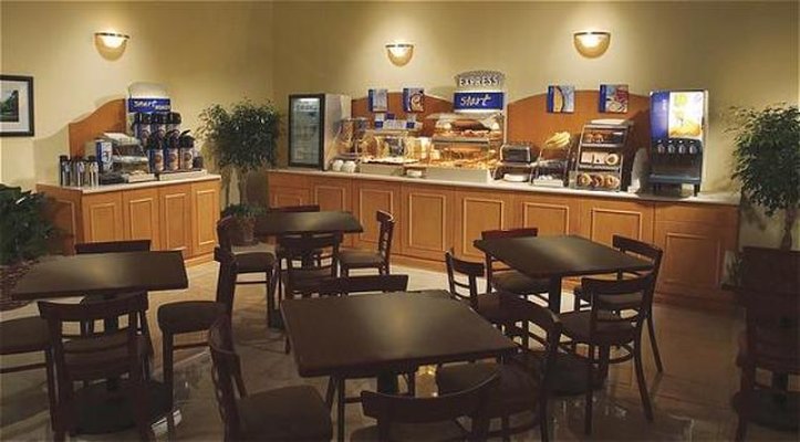 Holiday Inn Express Hotel & Suites Rockingham 40/59
