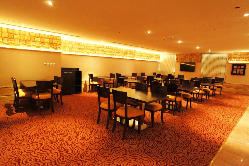 Golden Ocean Hotel 40/42