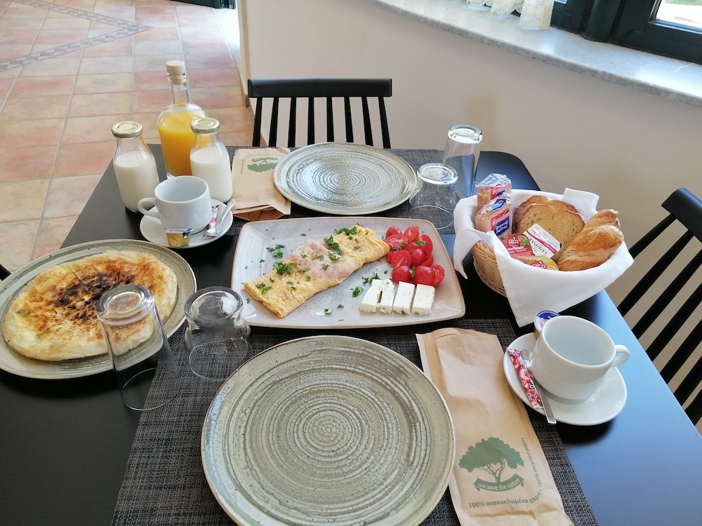 Elanthi Village Hotel 64/85