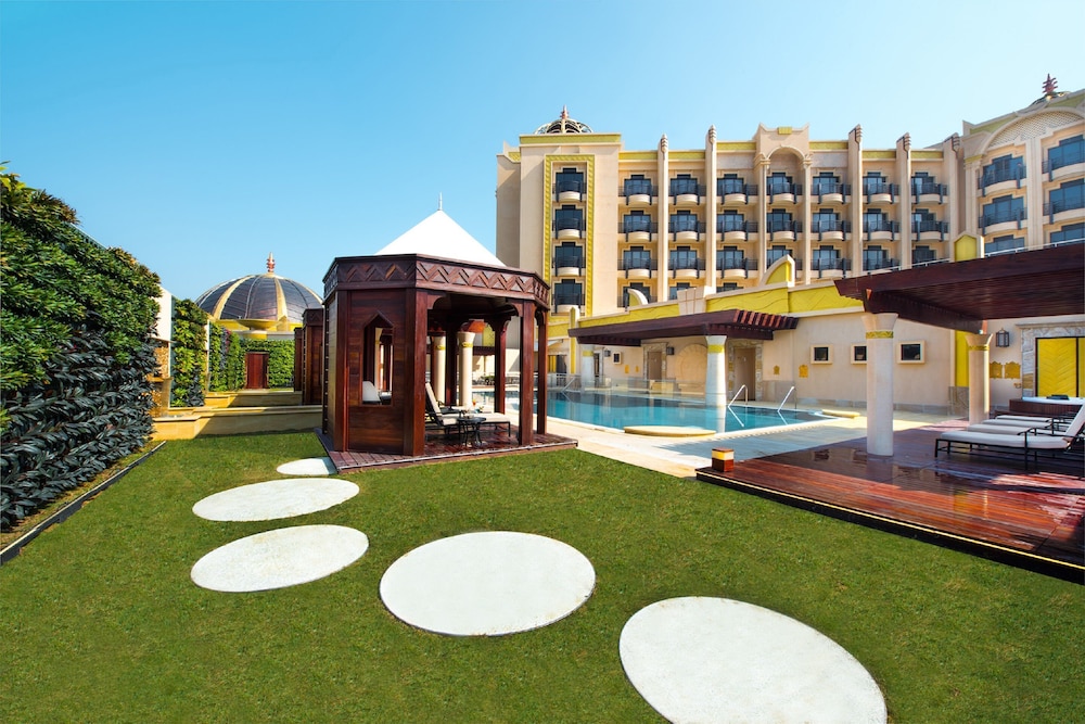 Legend Palace Hotel 61/66
