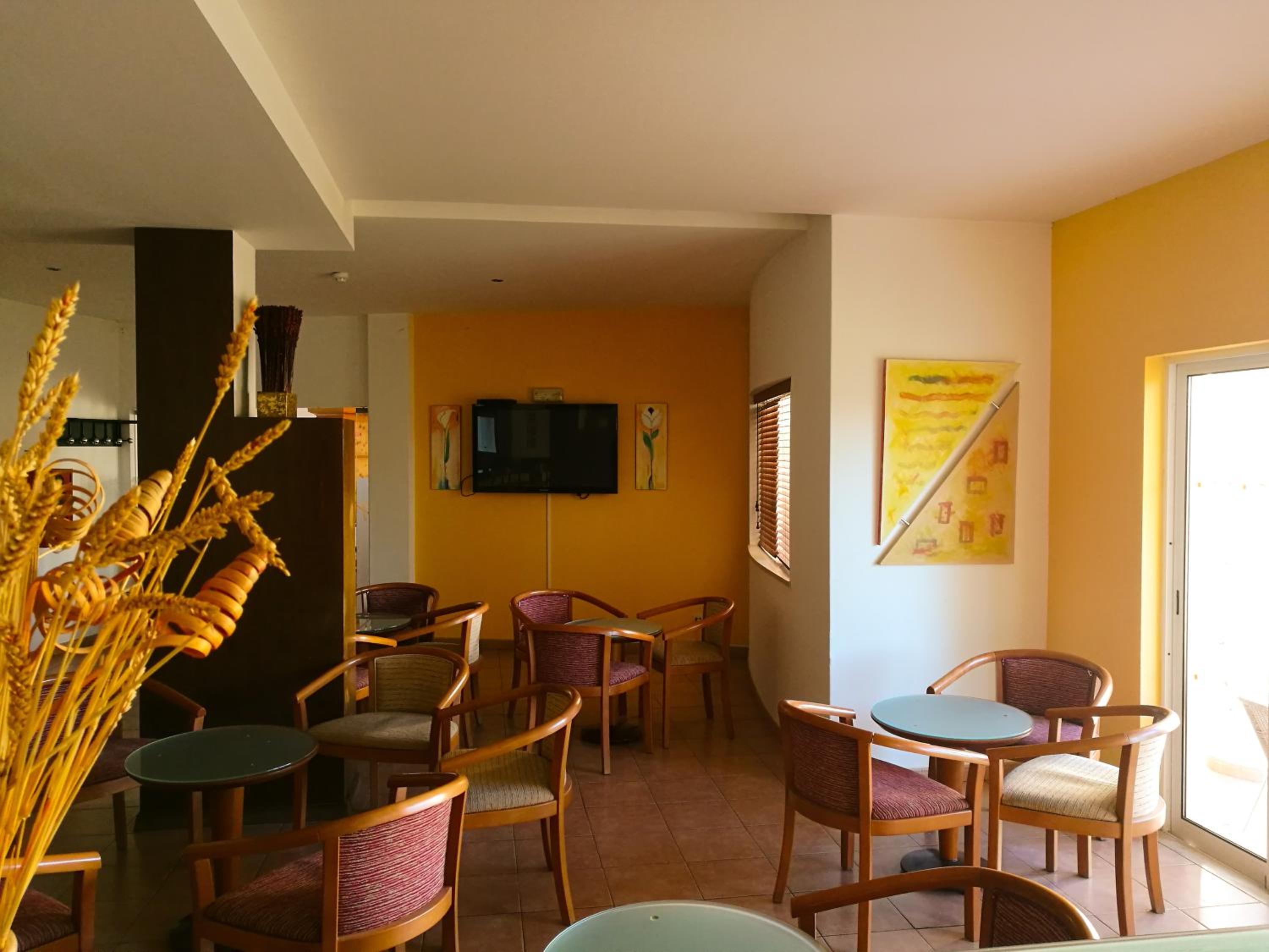 Cvl Club House 80/100