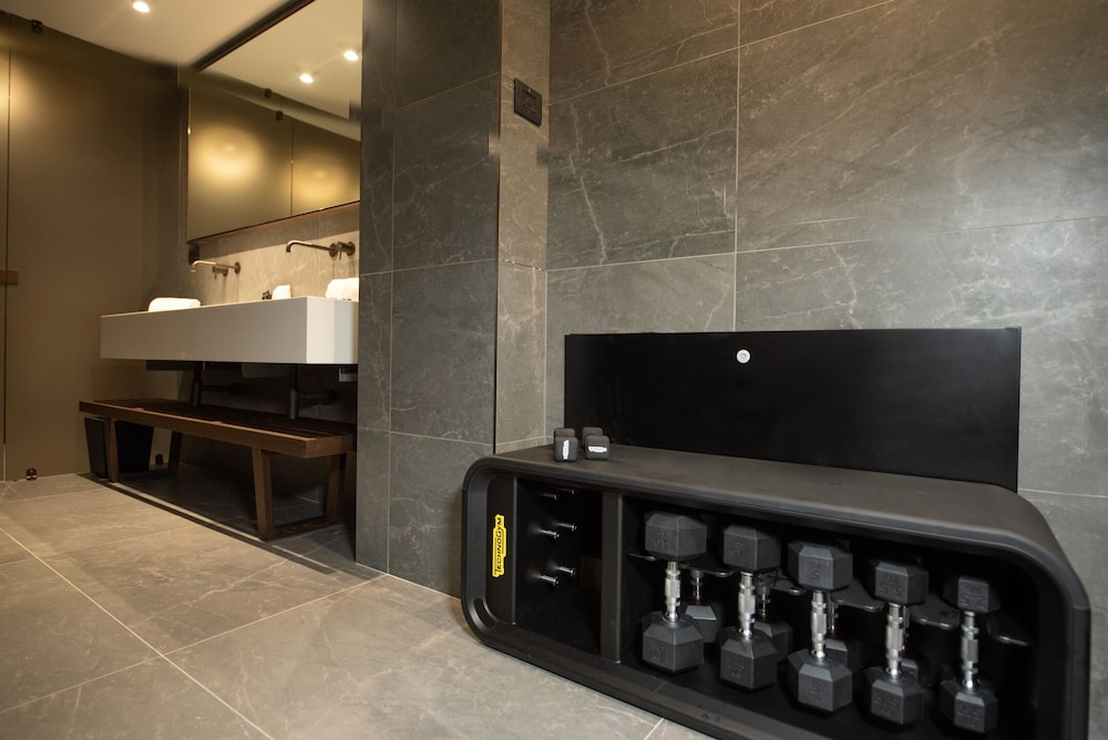 Gold Tower Lifestyle Hotel 10/60