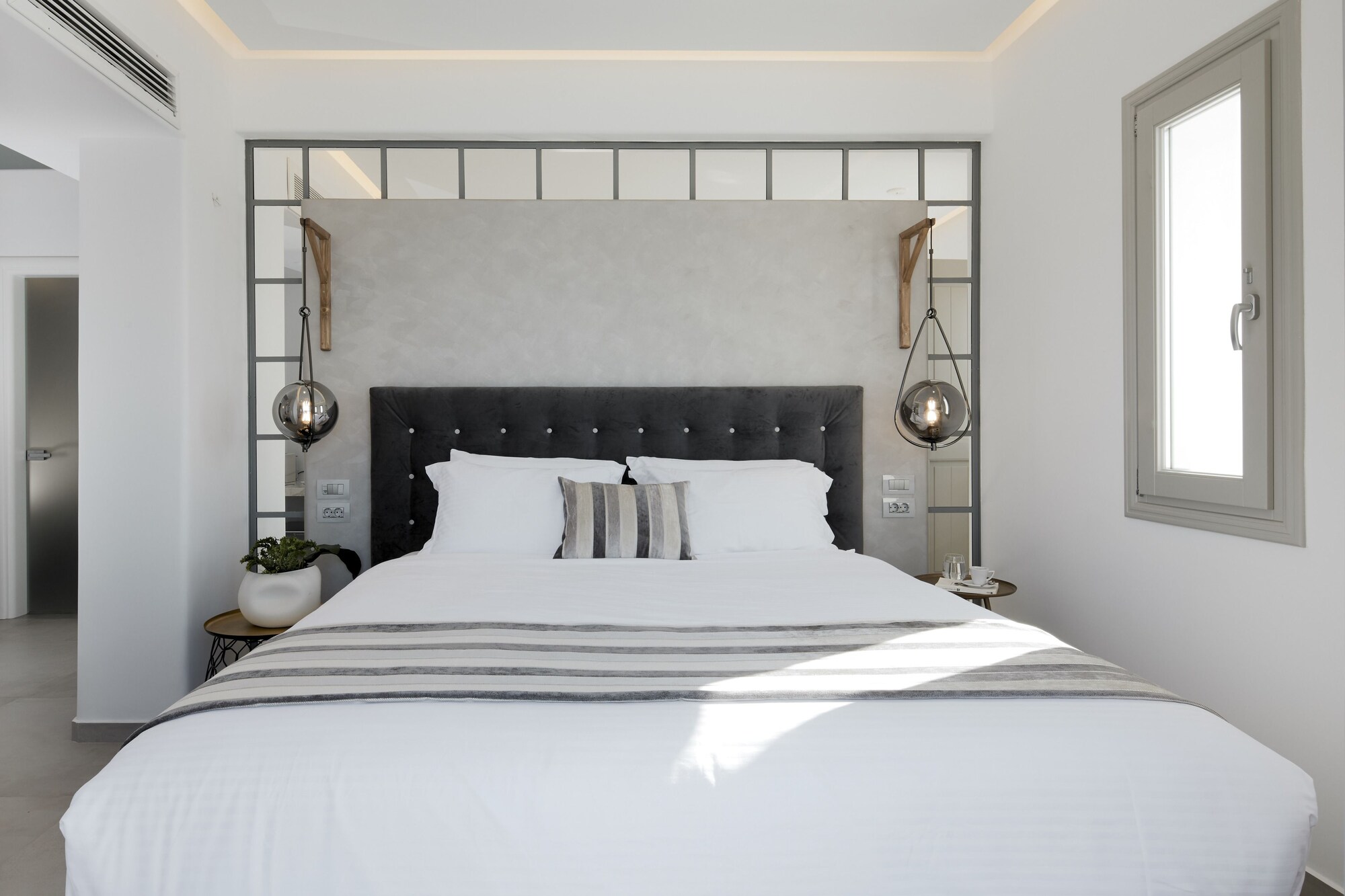 PREMIUM, SUITE, PRIVATE HEATED POOL