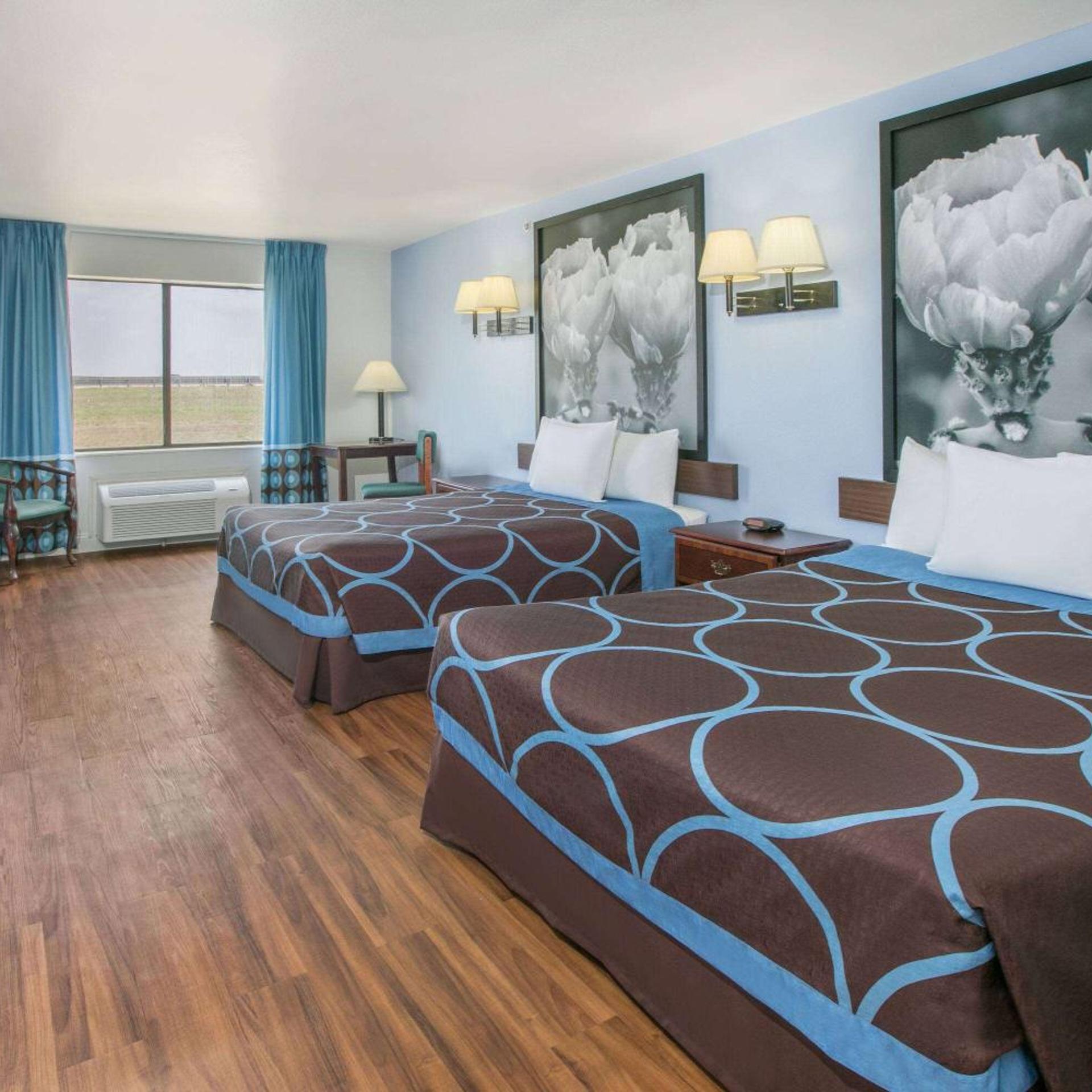 Room, 2 Queen Beds, Smoking