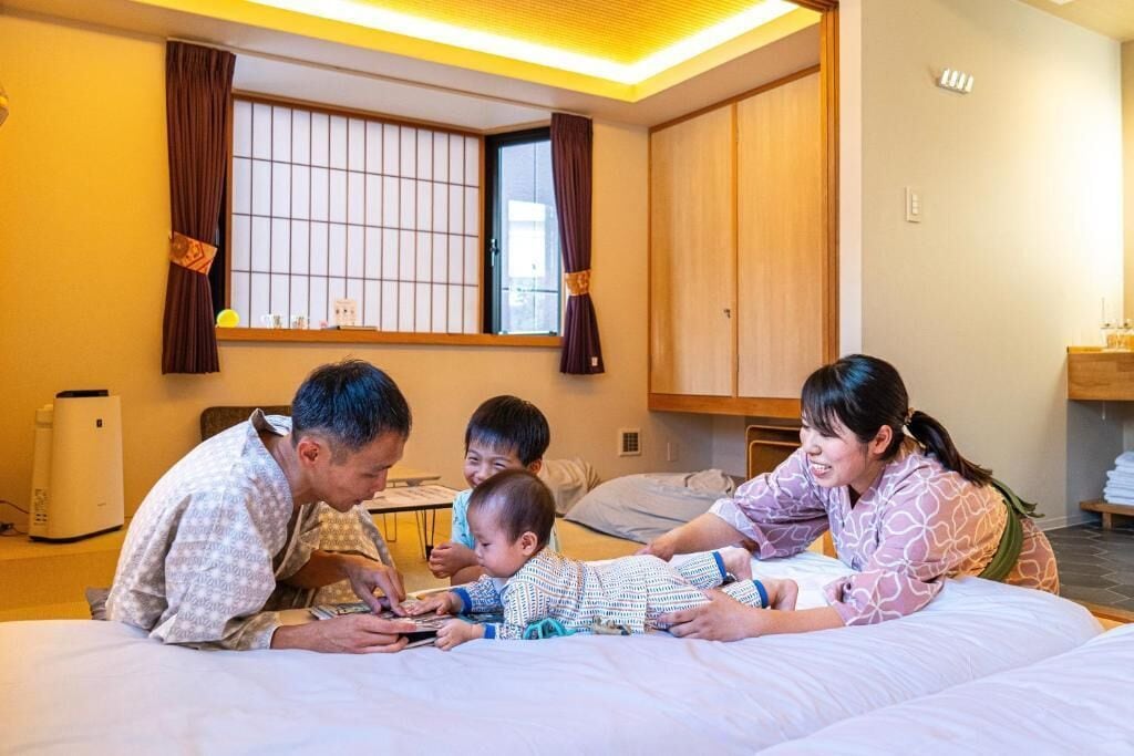 غرفة عائلية بسريرين منفصلين وفرشتي فوتون بحوض استحمام، Hotel Imagine Kyoto 9/10
