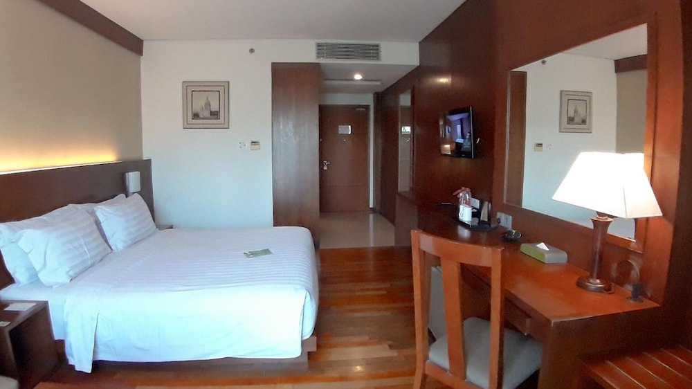 Oak Tree Emerald Semarang 24/52