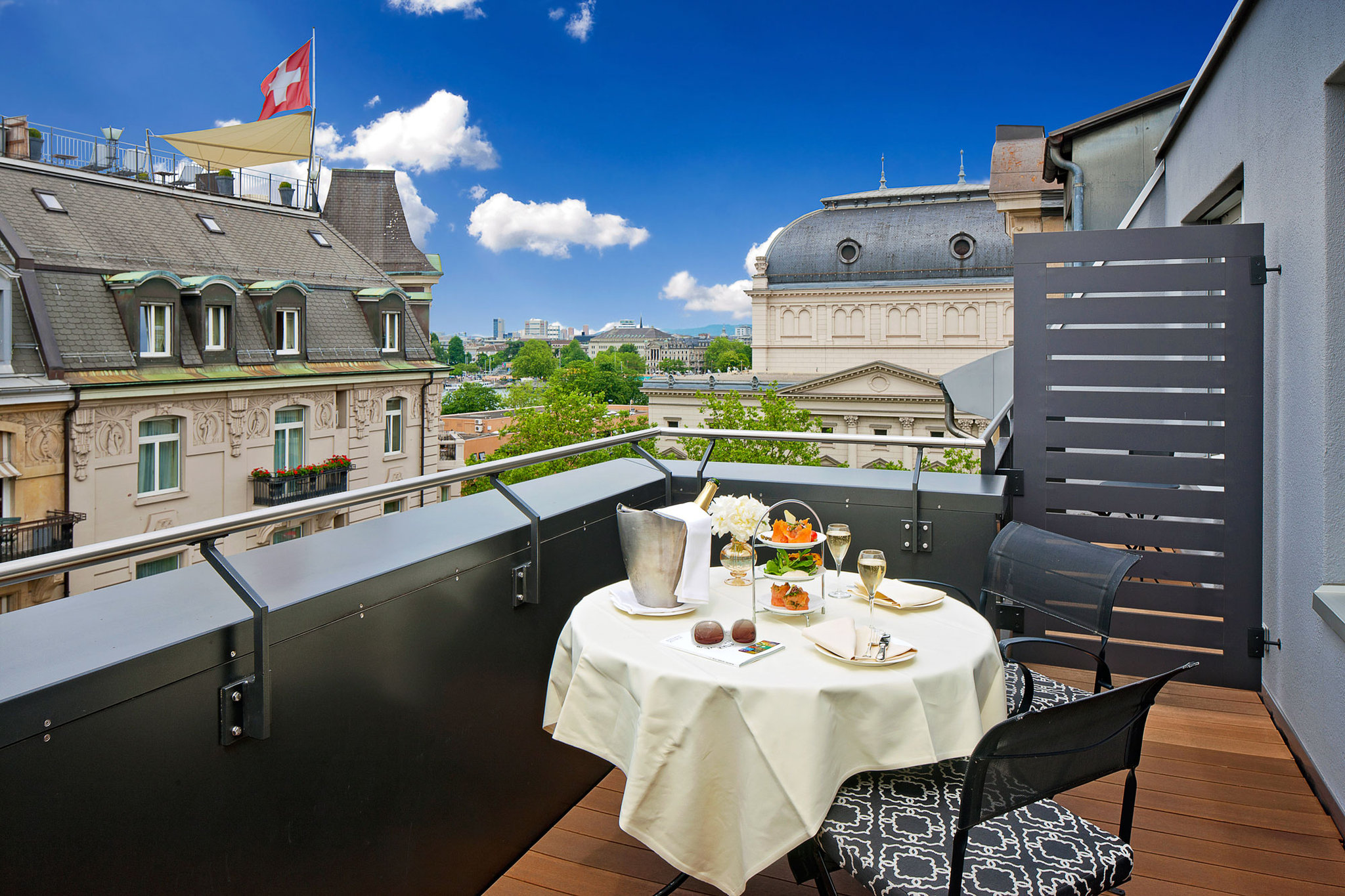 Opera Hotel 37/41