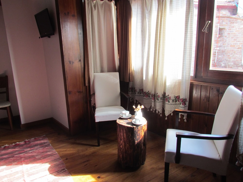 Amazon Petite Palace 37/50