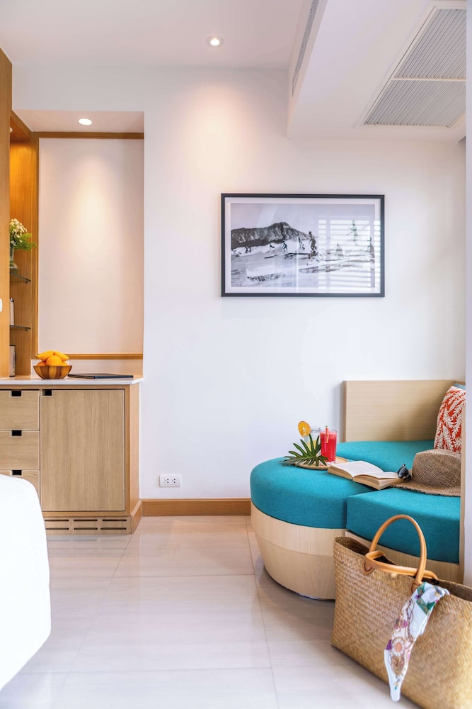 Outrigger Surin Beach Resort 51/74