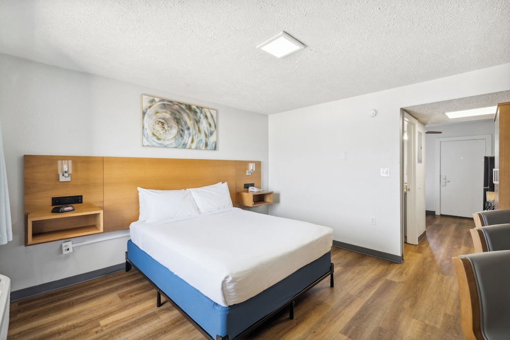 Sugar Sands Inn And Suites Panama City Beach 12/44