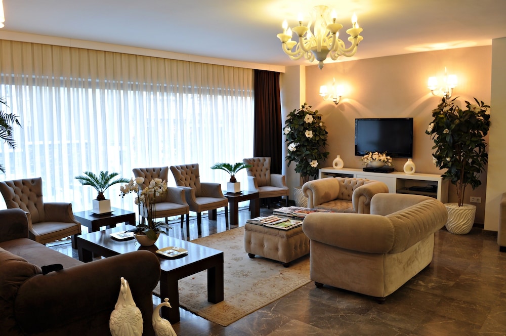 Edirne Palace 22/43