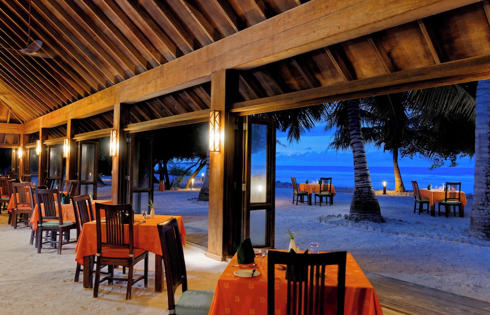 Canareef Resort Maldives 45/65