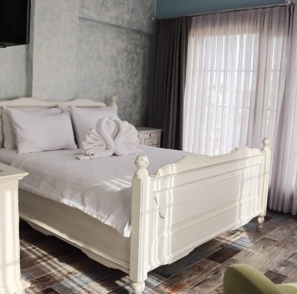 DELUXE, SEA VIEW