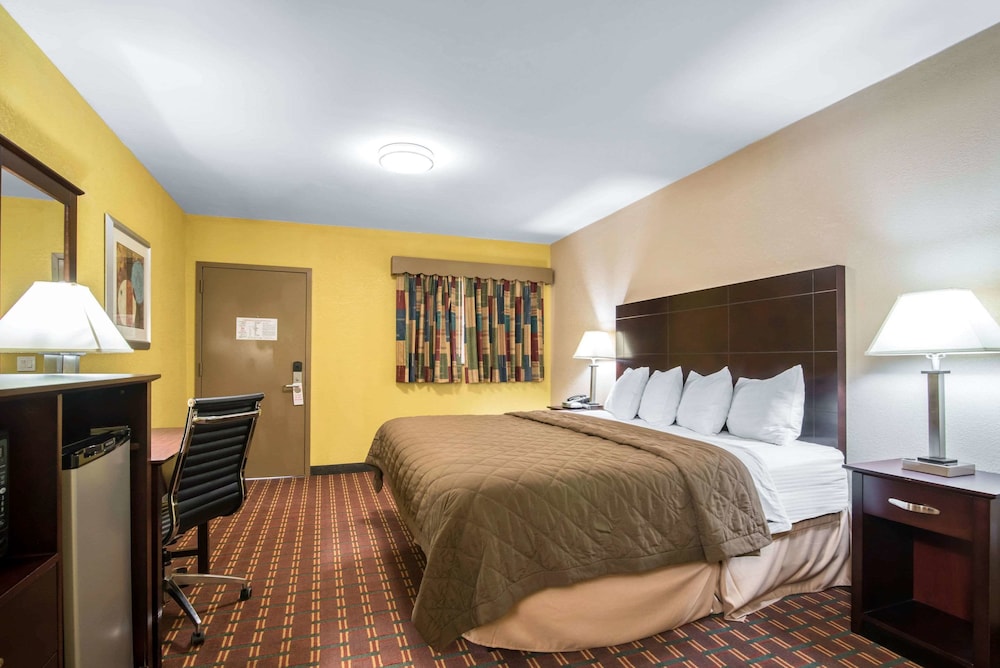 Rodeway Inn Towanda 18/36
