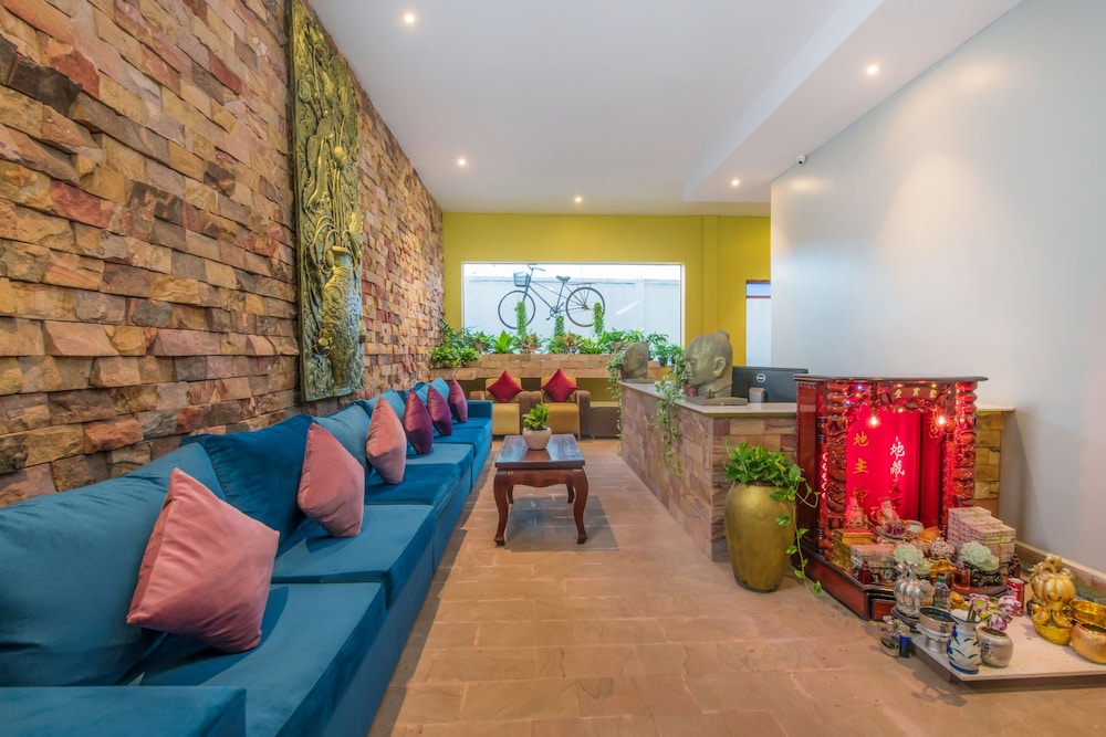 Indra Porak Residence 65/74