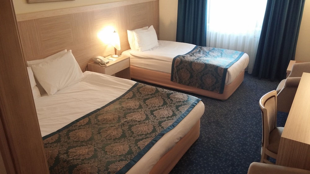 ATAKULE KING HOTEL 10/28