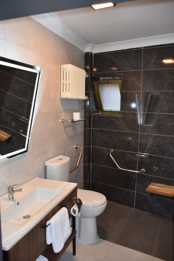 UK Ankara Hotel 44/46