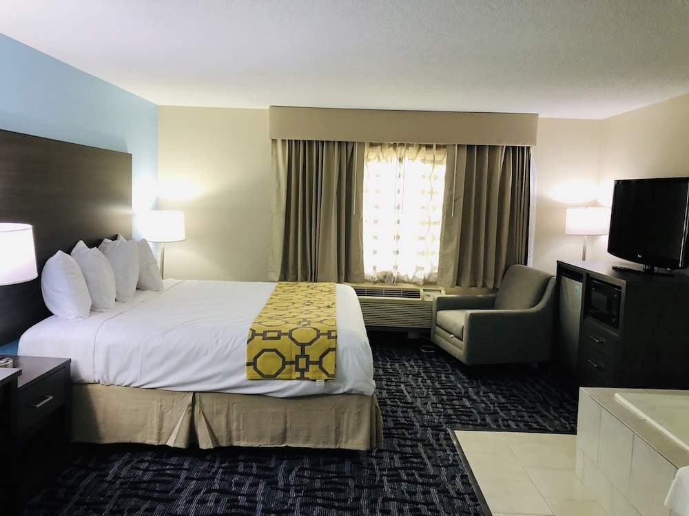 Baymont By Wyndham Joliet 7/50