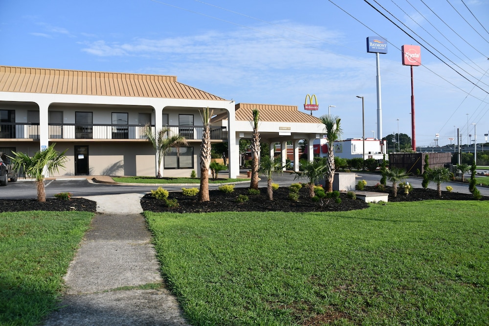 Baymont By Wyndham Macon I-75 5/27