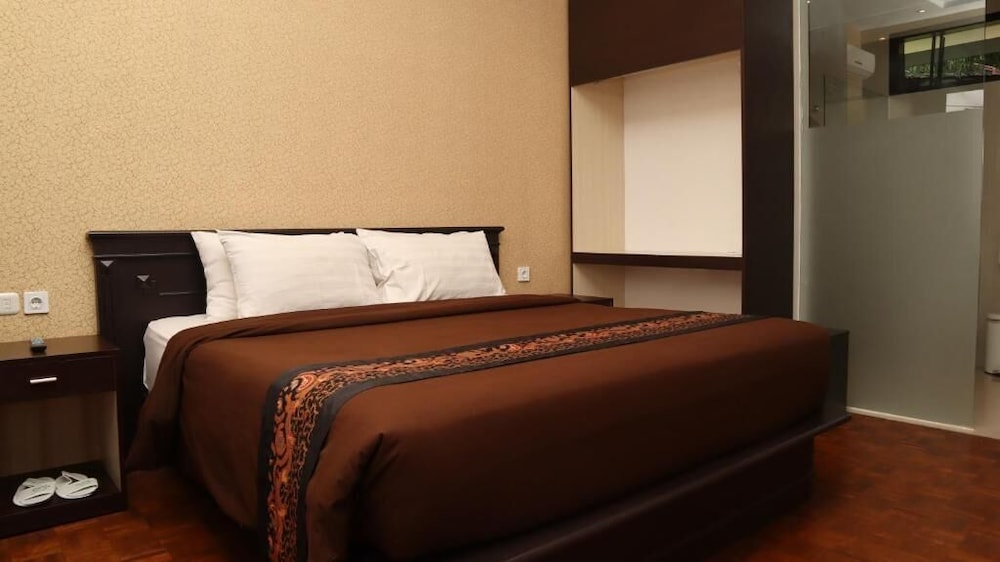 Kusuma Agrowisata Resort Convention Hotel 23/64