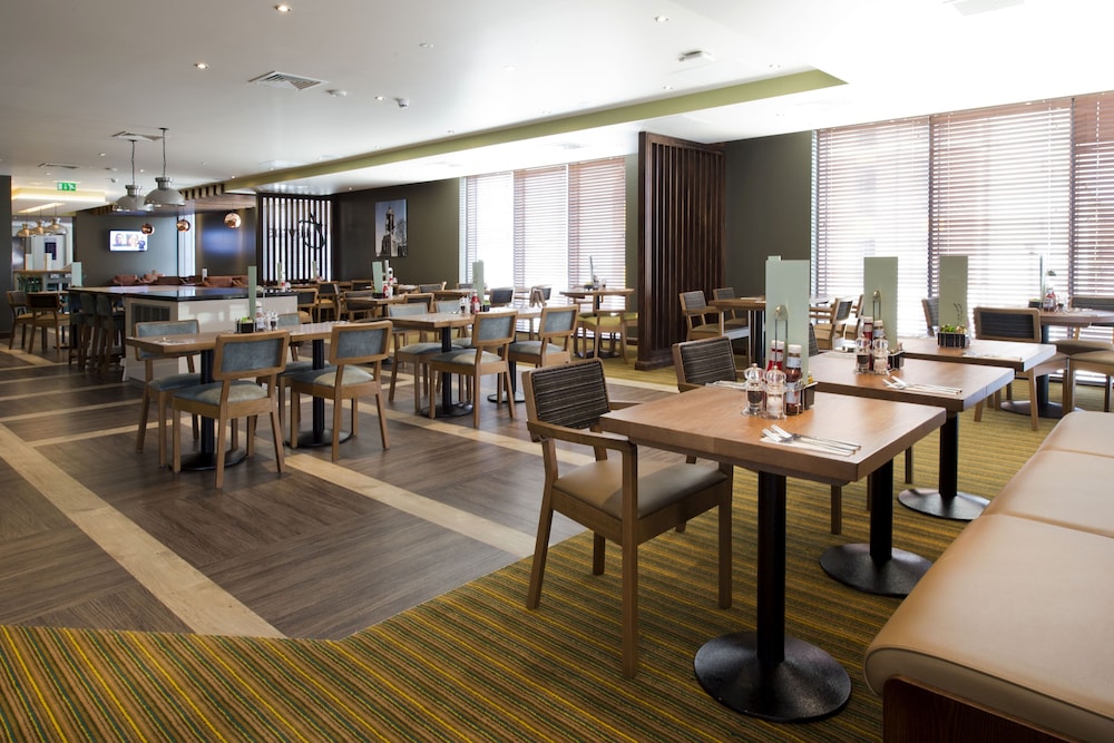 Premier Inn Bedford Town Centre (Riverside) 25/36