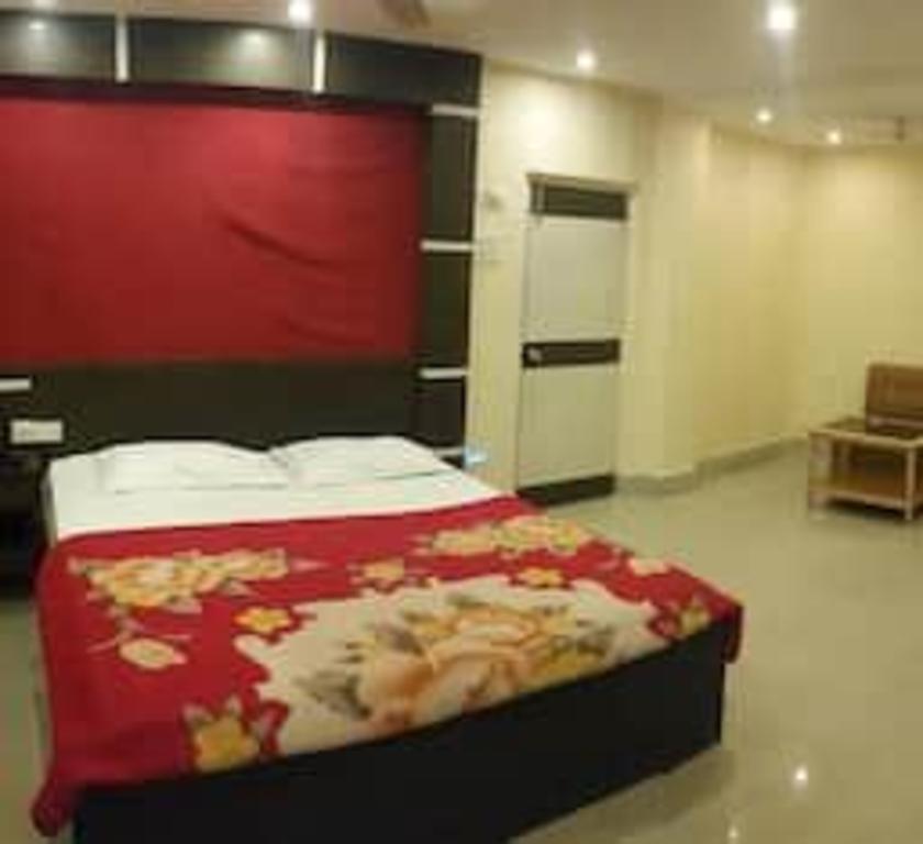 HOTEL ROYAL GARDEN 15/40