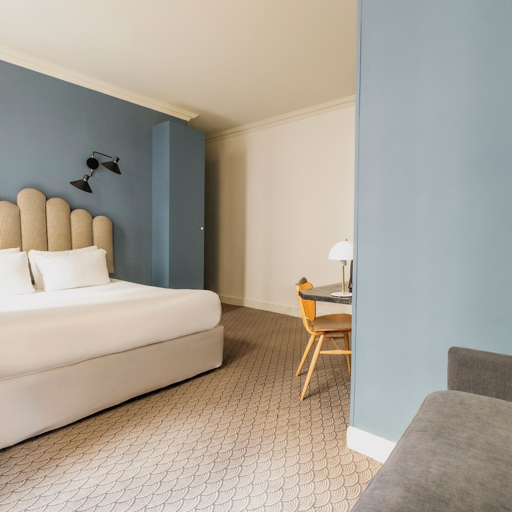 DELUXE, DOUBLE BED