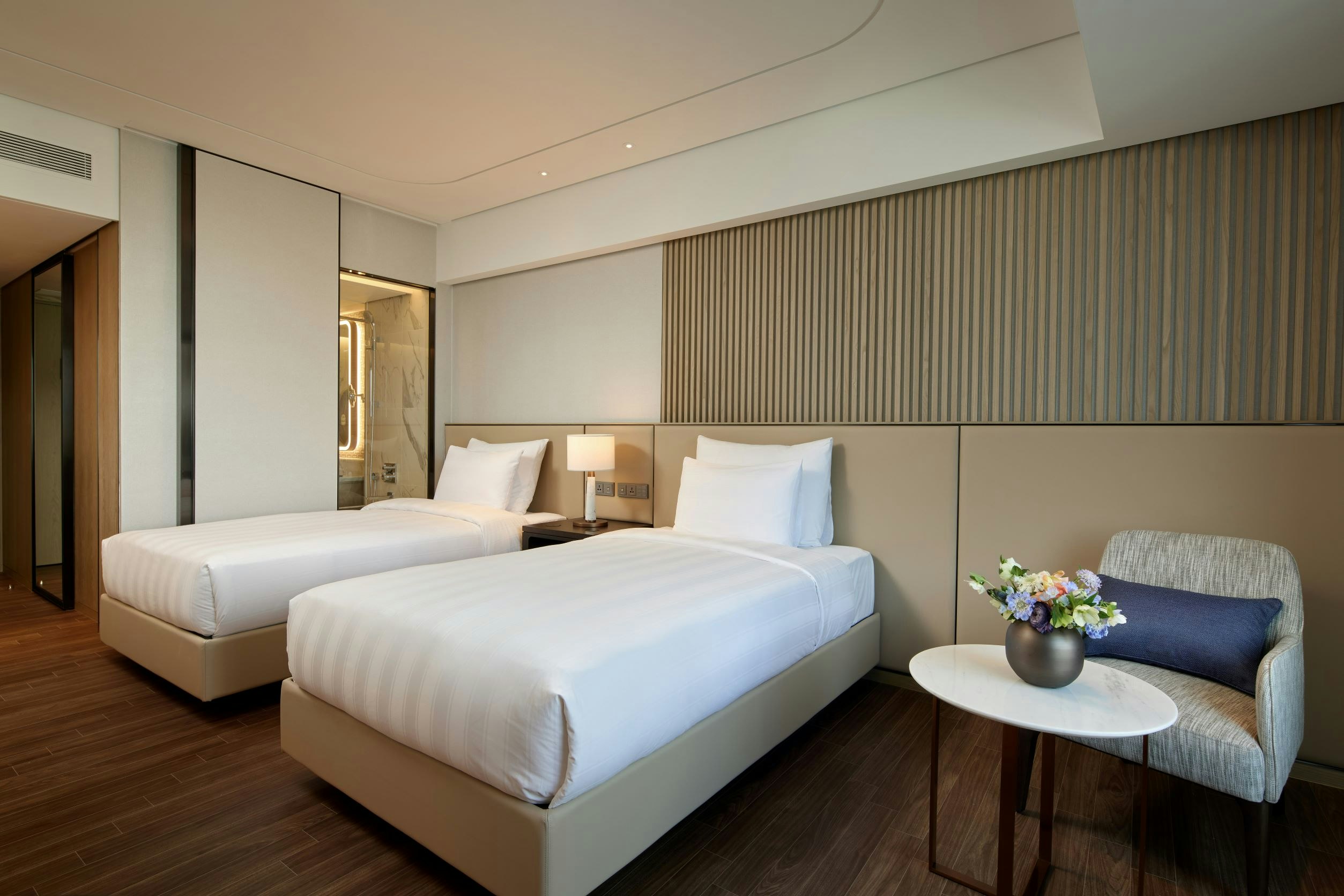 Residential, Deluxe, Twin Beds