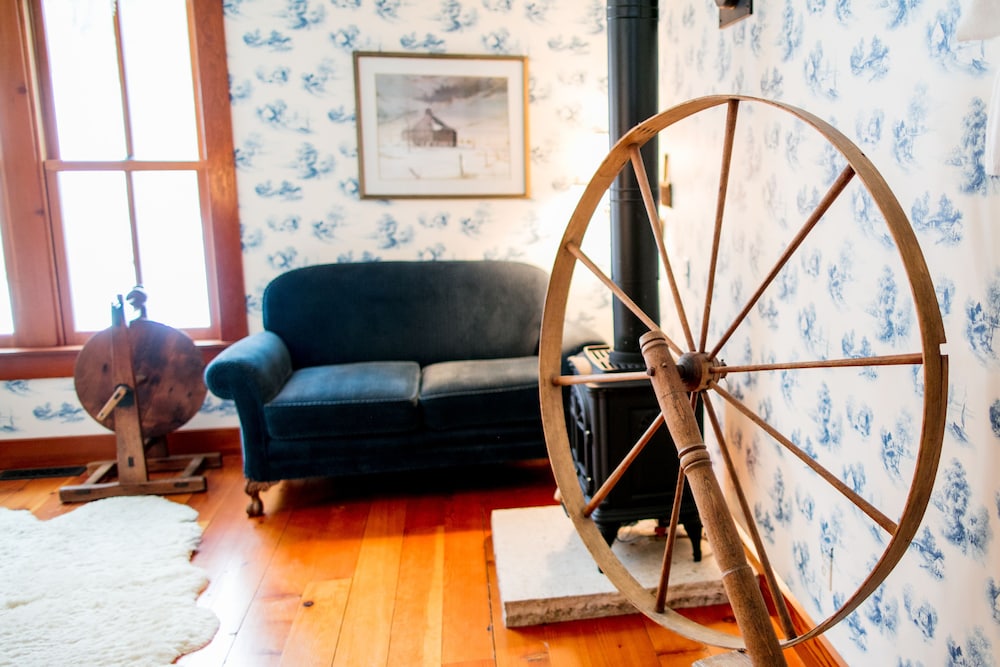 Round Barn Farm B & B Event Center 40/56
