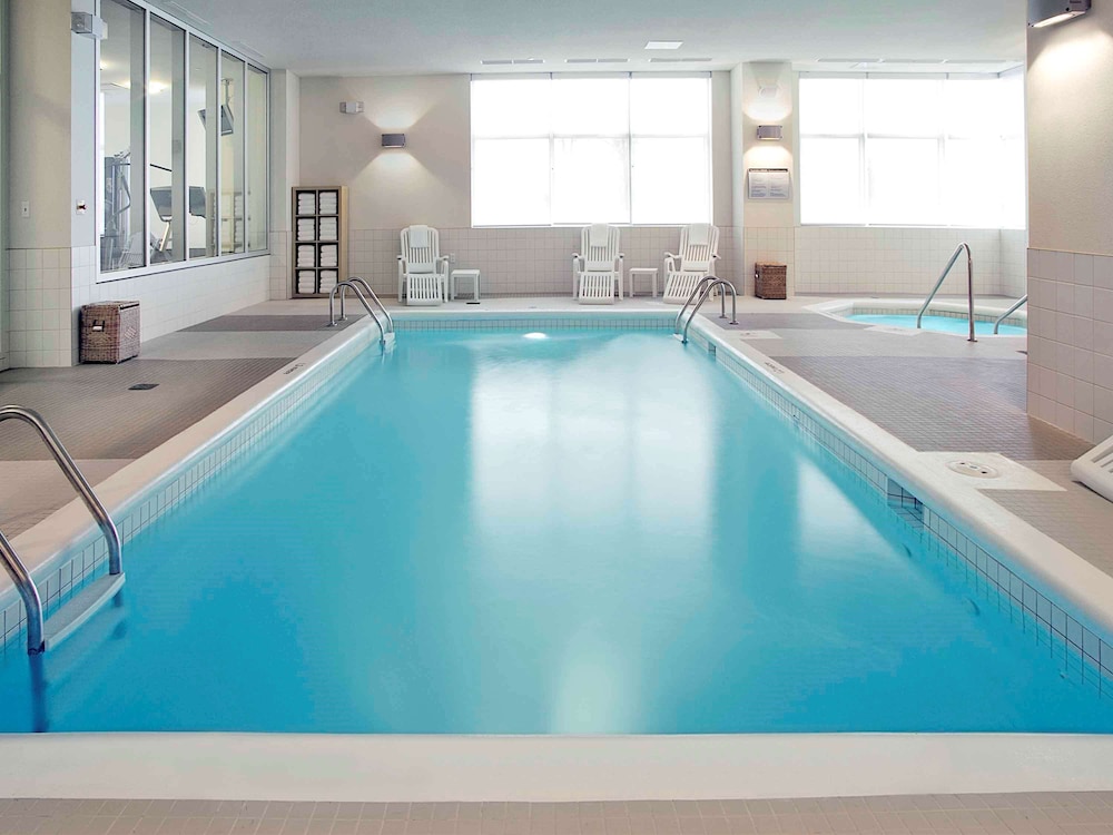 NOVOTEL MONTREAL AIRPORT 27/50