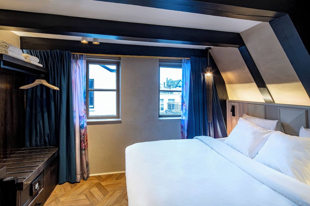 STANDARD, DOUBLE BED