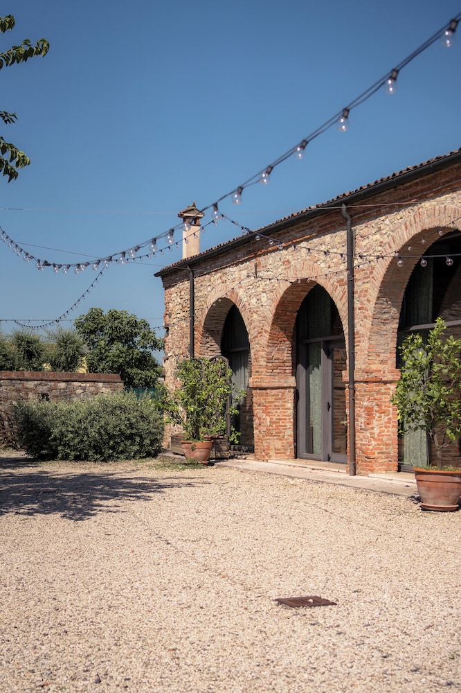Villa Bongiovanni 39/44