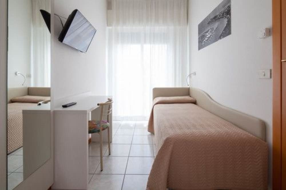 Hotel Columbia &amp; Ninfea 31/50