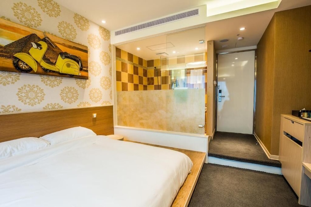 Walker Hotel Ximen 9/50