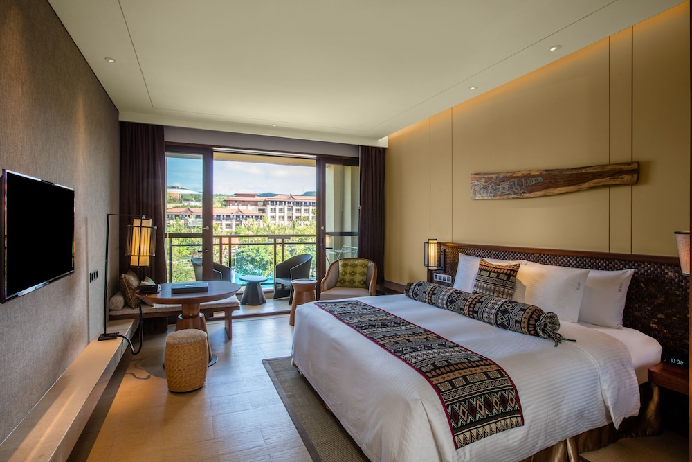 Deluxe, King Bed