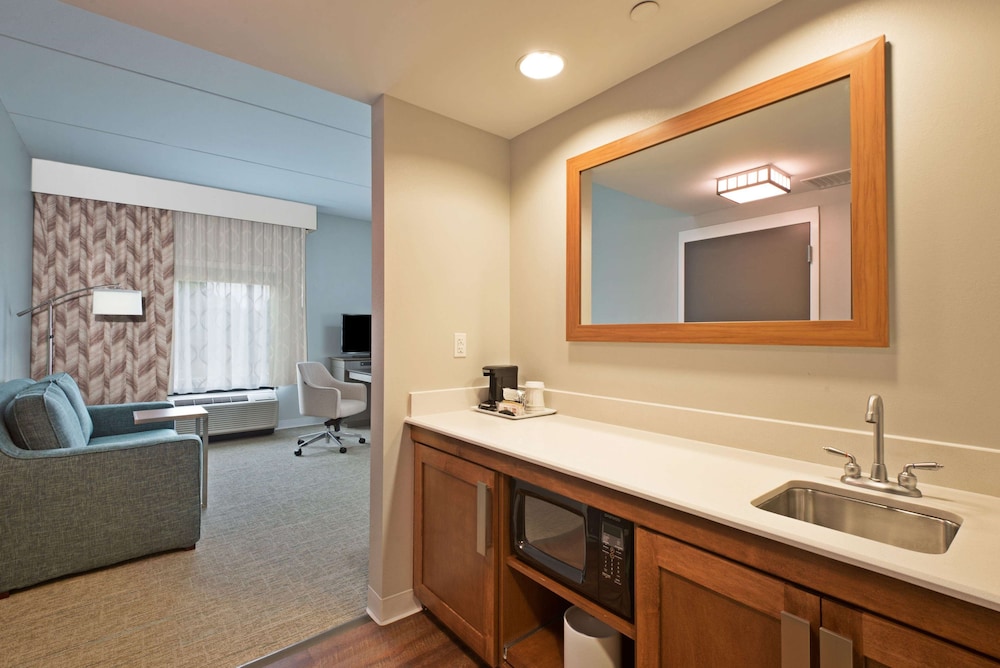 Hampton Inn & Suites North Huntingdon-Irwin 10/45