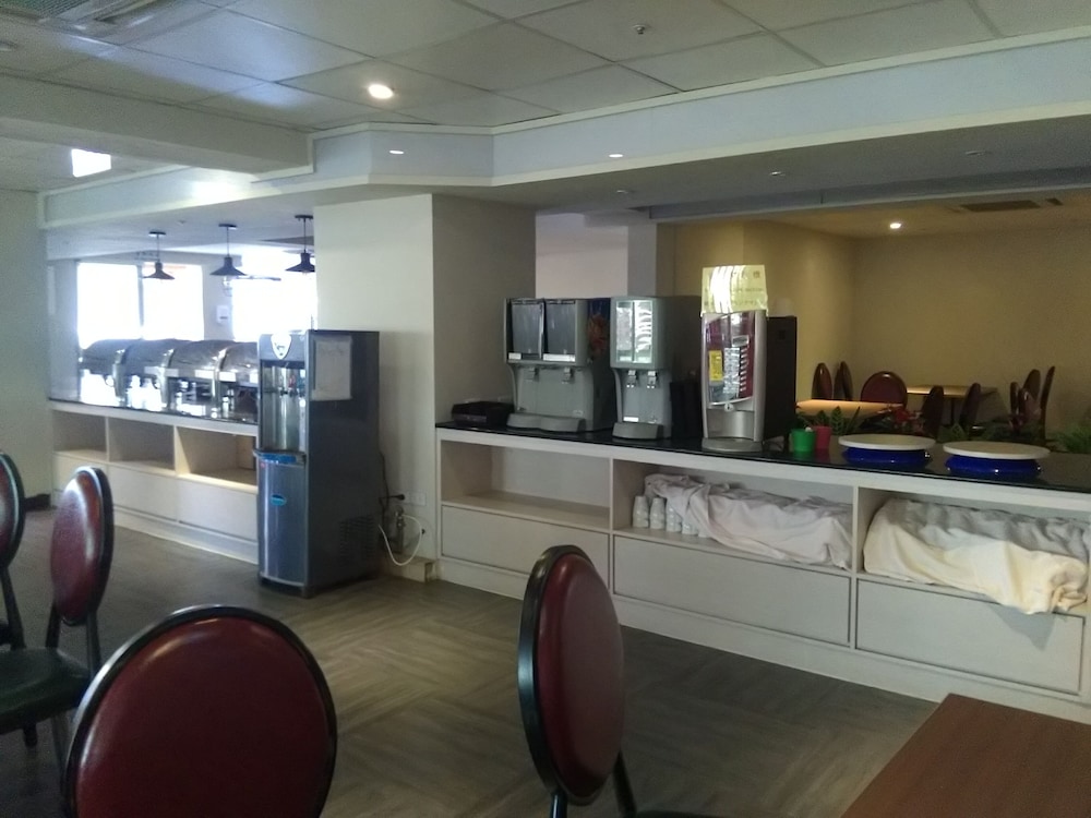 Denver Mllan Hotel 13/18
