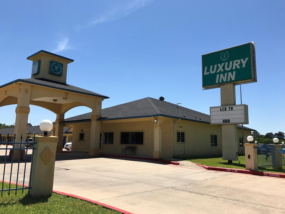 Luxury Inn & Suites Liberty 7/65