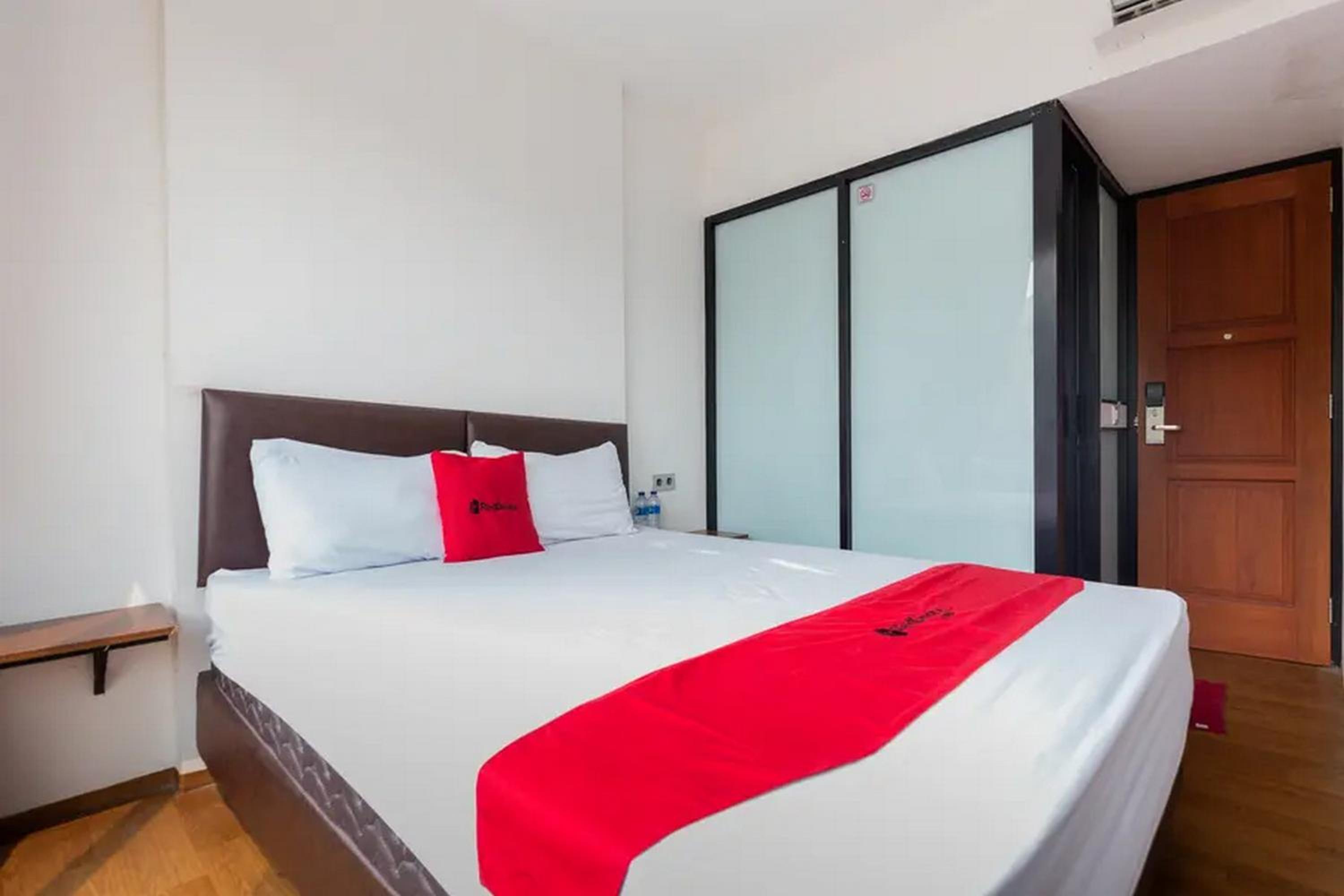 RedDoorz Plus near ICE BSD 2 9/42
